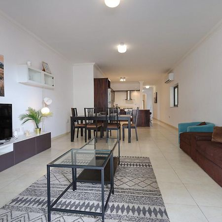 Modern 3Br Stylish & Spacious Apartment - Close To Sliema Promenade Gzira ภายนอก รูปภาพ