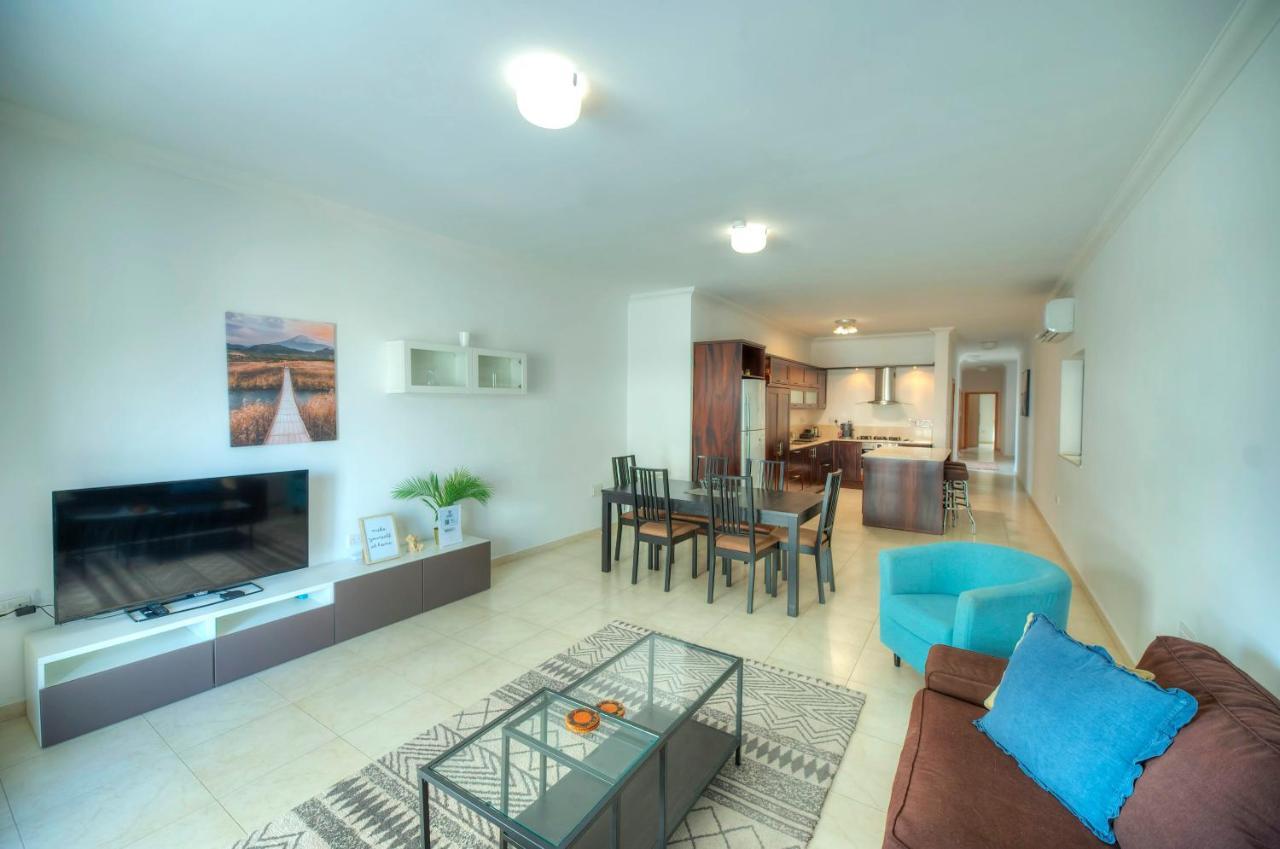 Modern 3Br Stylish & Spacious Apartment - Close To Sliema Promenade Gzira ภายนอก รูปภาพ