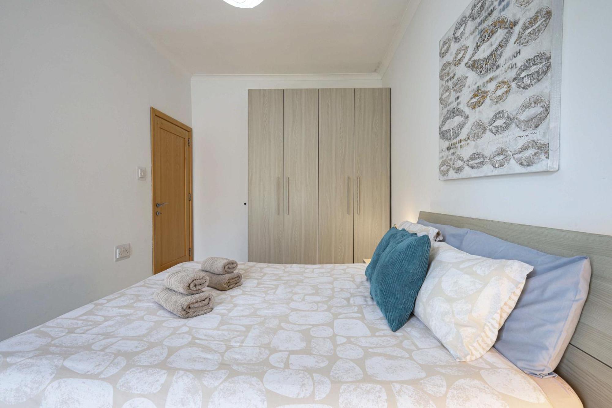 Modern 3Br Stylish & Spacious Apartment - Close To Sliema Promenade Gzira ภายนอก รูปภาพ