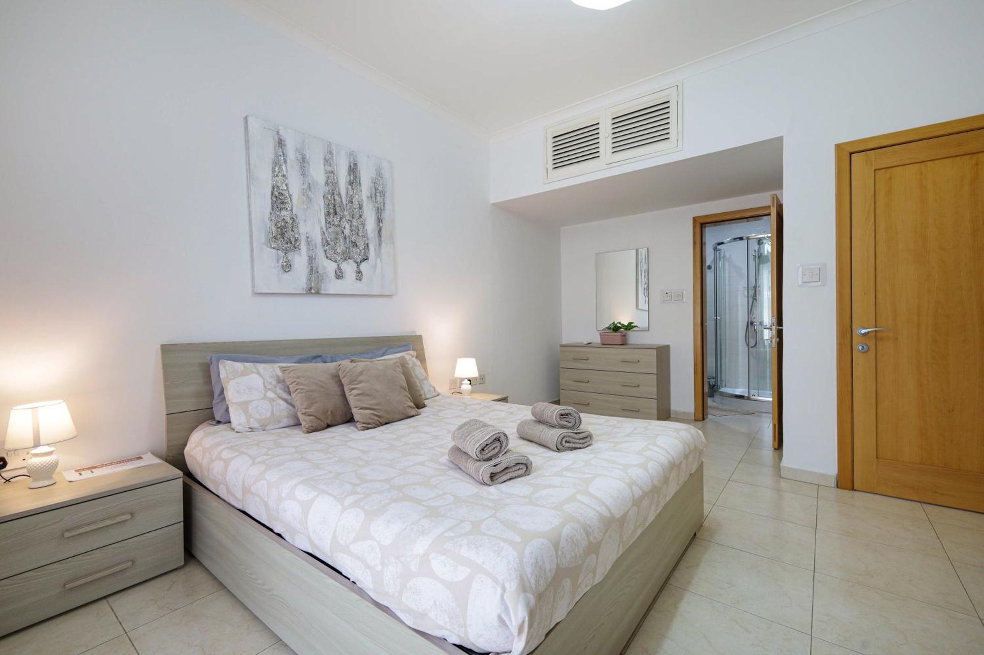Modern 3Br Stylish & Spacious Apartment - Close To Sliema Promenade Gzira ภายนอก รูปภาพ