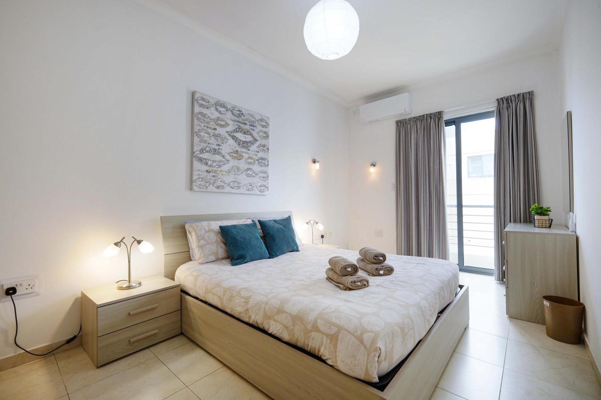 Modern 3Br Stylish & Spacious Apartment - Close To Sliema Promenade Gzira ภายนอก รูปภาพ
