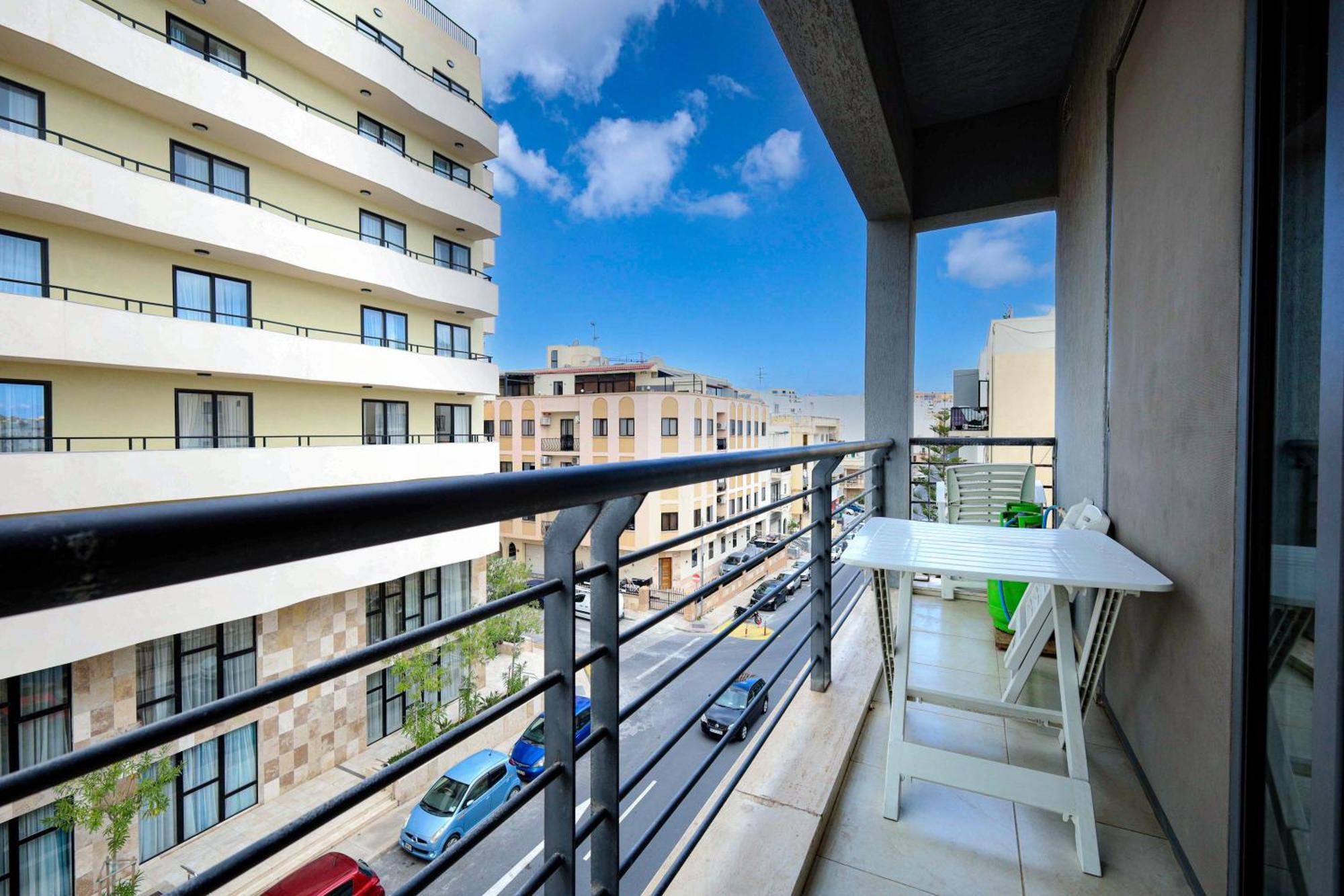 Modern 3Br Stylish & Spacious Apartment - Close To Sliema Promenade Gzira ภายนอก รูปภาพ
